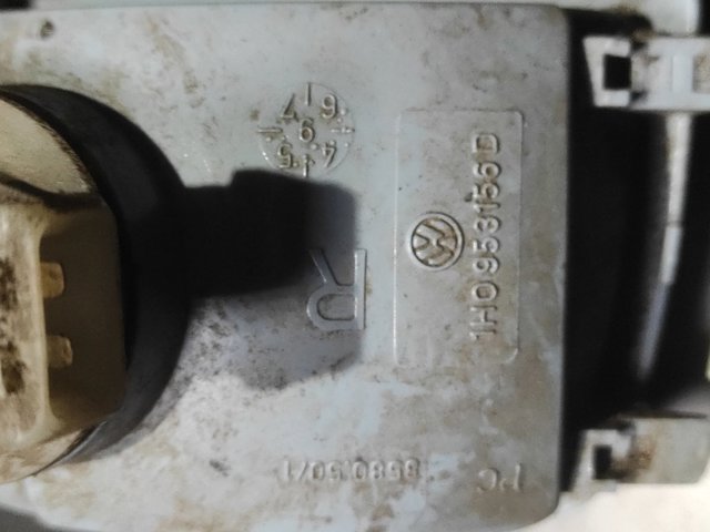 Поворотник правый 1H0953156D VAG