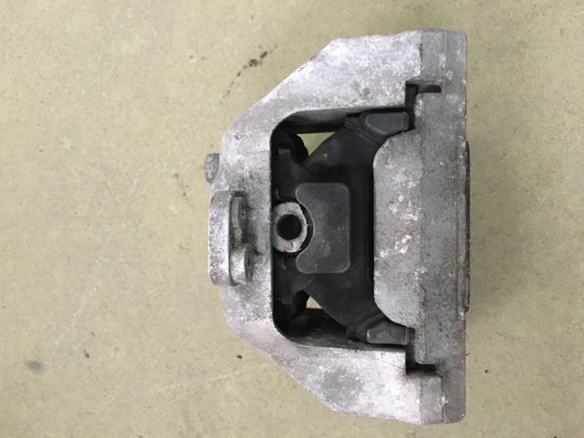1J0199555AJ VAG Левая подушка двигателя купить в Запорожье