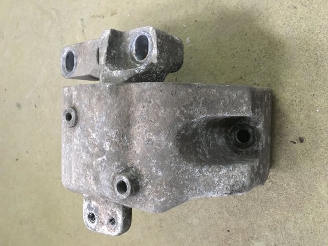 VAG 1J0199555AJ Левая подушка двигателя в наличии Ирпень