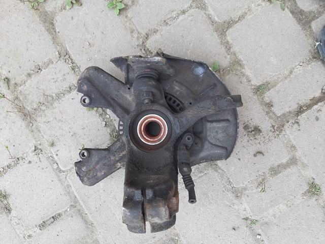 Цапфа (поворотный кулак) передний правый 1J0407256AH VAG