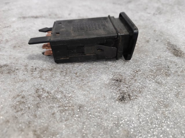 Кнопка аварийного сигнала 1J0953235A VAG