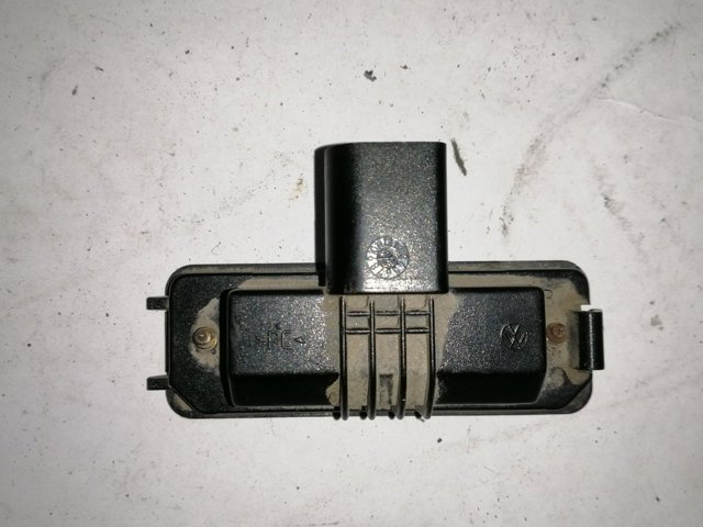 VAG 1J6943021B Фонарь подсветки номерного знака в наличии Киев