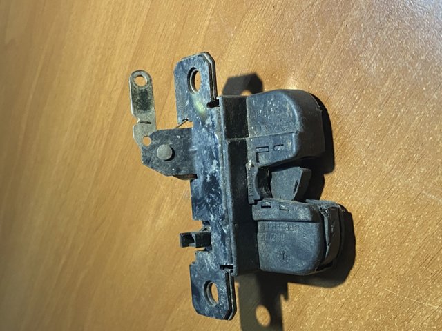 Замок задней двери 1J9827505 VAG