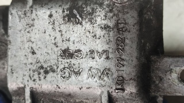 Правая подушка двигателя 1K0199262AT VAG