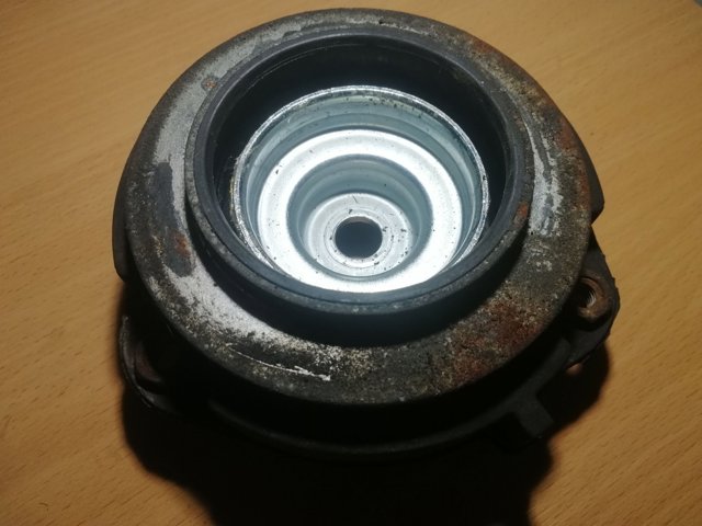 VAG 1K0412331B Опора переднего амортизатора в наличии Одесса