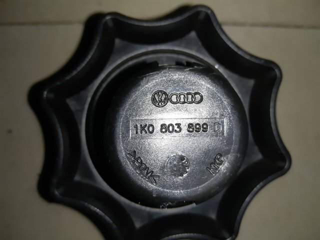 VAG 1K0803899D Болт в наличии Черновцы