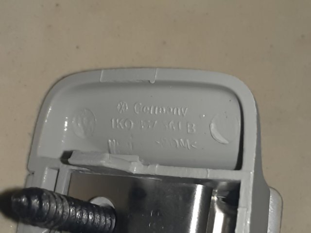 Фиксатор солнцезащитного козырька 1K0857561B VAG
