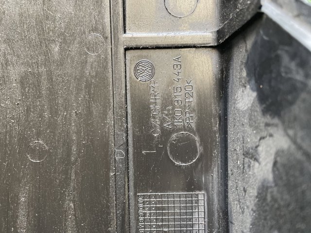 1K0915443A VAG Крышка аккумулятора купить в Полтава