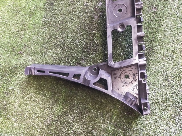 Кронштейн бампера заднего, правый 1T0807394D VAG