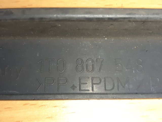 VAG 1T0807548 в наличии Ирпень