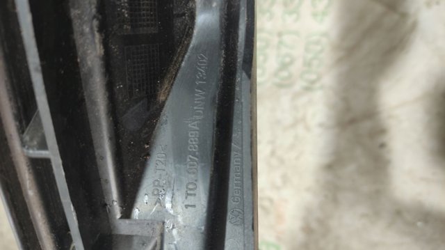 Кронштейн крепления бампера переднего левый 1T0807889A VAG
