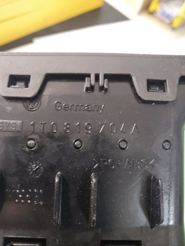VAG 1T0819704AREH в наличии Житомир