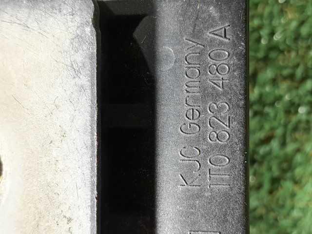 1T0823480A Замок капота купить Киев