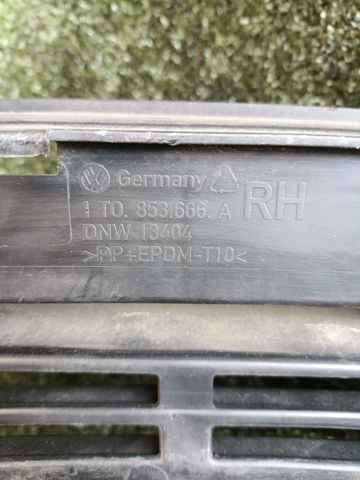 VAG 1T0853666A Решетка бампера переднего правая в наличии Запорожье