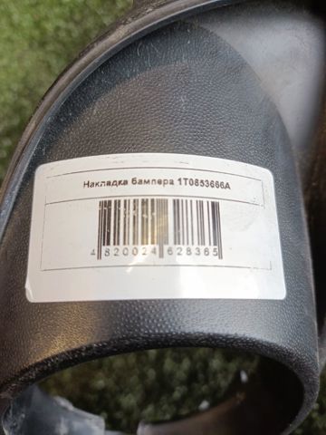 Правая решетка переднего бампера 1T0853666A VAG