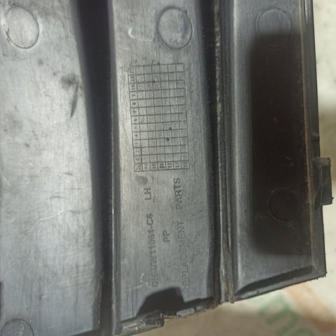  Решетка переднего бампера левая 1T08539499B9 MARKET (OEM)