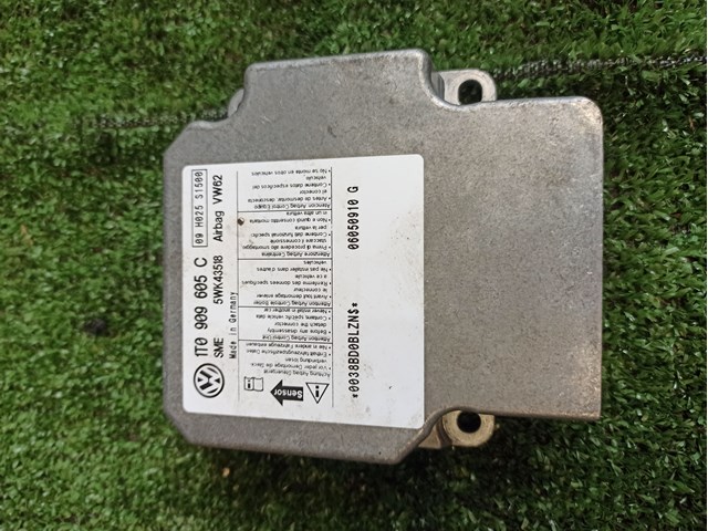 Модуль-процессор управления подушкой безопасности (ЭБУ AIRBAG) 1T0909605C VAG
