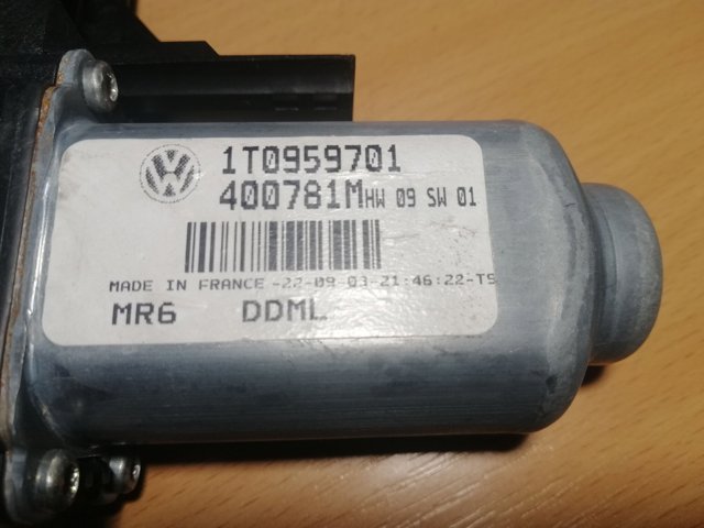 VAG 1T0959701 Мотор стеклоподъемника двери передней левой в наличии Черкассы