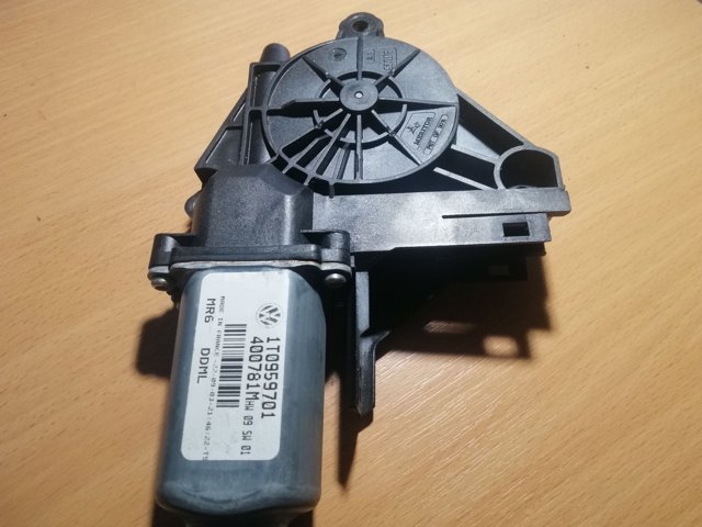 1T0959701 VAG Мотор стеклоподъемника двери передней левой купить в Хмельницкий