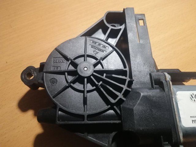 1T0959701 VAG Мотор стеклоподъемника двери передней левой купить в Запорожье