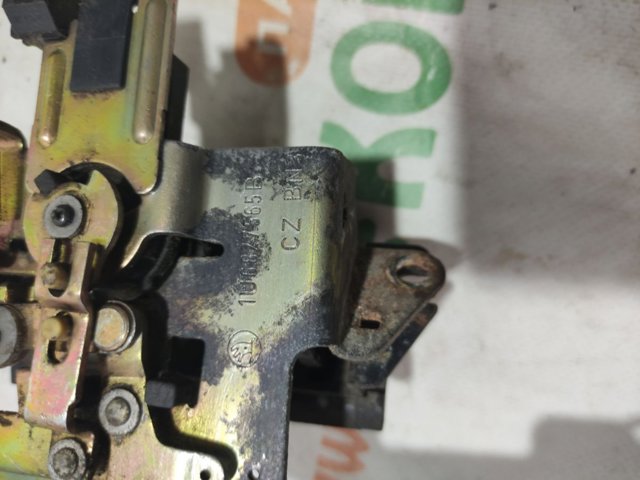 1U6827565B VAG купить в Львов