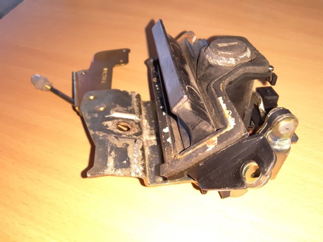 VAG 1U9827565G в наличии Украина