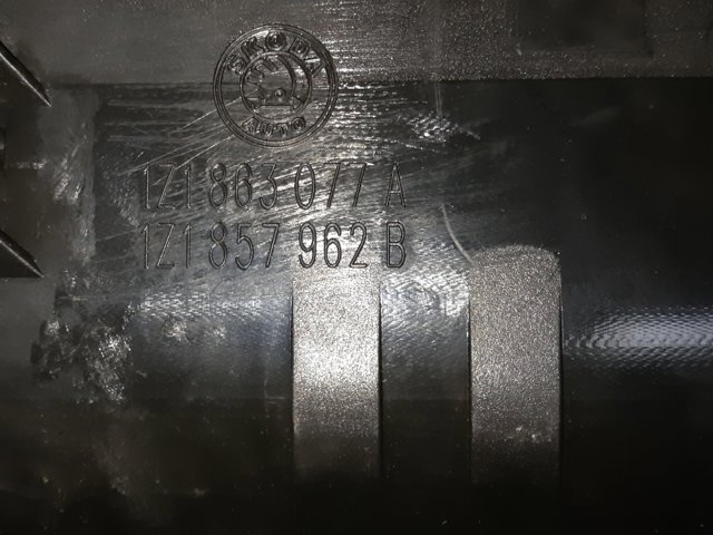 1Z1863077A VAG Пепельница купить в Житомир