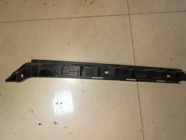 Направляющая заднего бампера, правая 1Z5807864 VAG