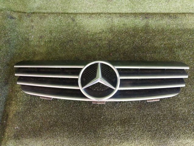 Облицовка радиатора Mercedes CLK