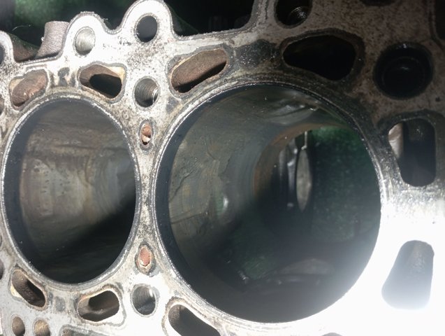 HYUNDAI 211004A020 Блок цилиндров двигателя в наличии Харьков
