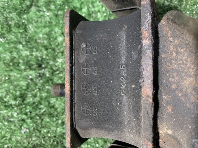 HYUNDAI 218123E150 Левая/правая опора двигателя в наличии Винница