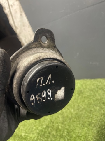 HYUNDAI 218123E330 Правая подушка двигателя в наличии Одесса