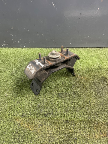 Подушка (опора) двигателя, передняя 218323E354 HYUNDAI