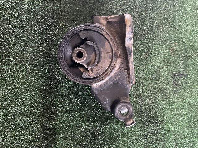 Передняя опора двигателя 219102E501 HYUNDAI