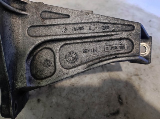 BMW 22116754185 Кронштейн подушки (опоры) двигателя правой в наличии Черкассы