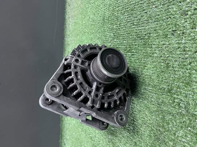 Генератор автомобильный Nissan X-Trail