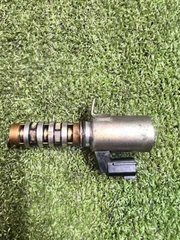 Клапан электромагнитный положения распредвала, левый 23796EA205 NISSAN