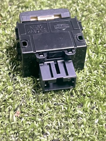 25145EQ300 NISSAN Кнопка выключения ESP купить в Ирпень