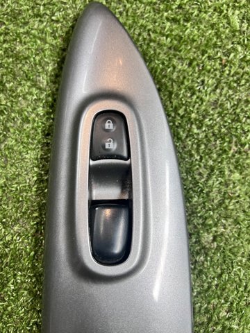 254111KA5A NISSAN Кнопка стеклоподъемника передняя купить в Ирпень