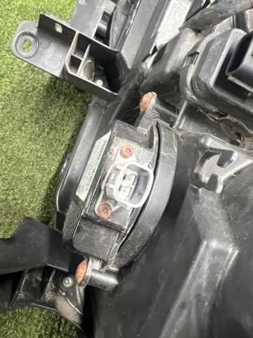 260103UF5A NISSAN Фара правая купить в Сумы