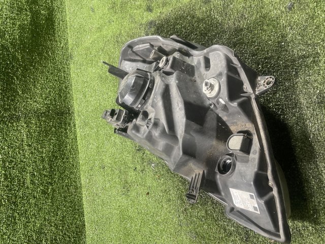 260106220R RENAULT Правая фара купить в Павлоград