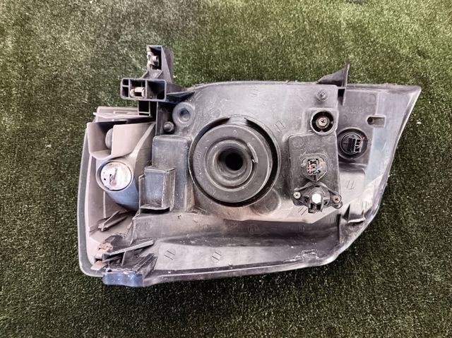 Вставка фары правой 260108H90A NISSAN