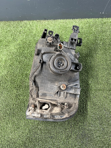 Фара правая 26010VK426 NISSAN