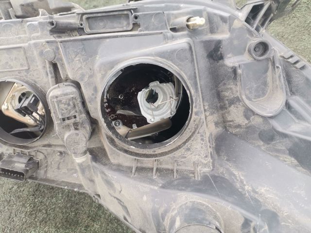 Фара дальнего света в сборе 260601946R RENAULT