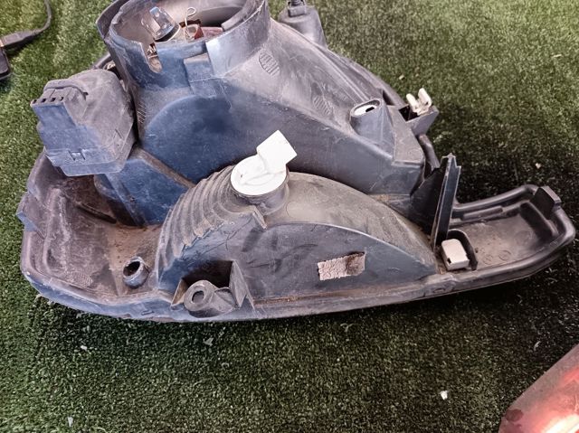 Фара дальнего света в сборе 260602509R RENAULT