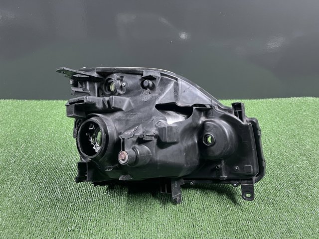 NISSAN 26060JG40A Левая фара в наличии Черновцы