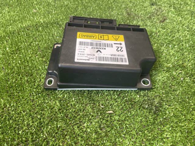 285581365R Модуль-процессор управления подушкой безопасности (ЭБУ AIRBAG) купить Черкассы