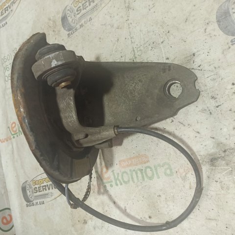 Цапфа левая 33321093655 BMW
