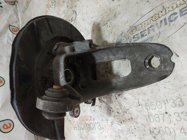 Кулак поворотный правый 33321093656 BMW