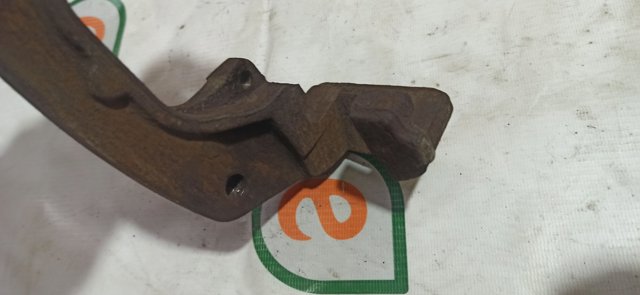 Направляющая скоба суппорта 34116768437 BMW